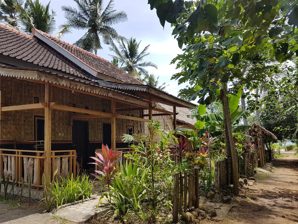 Red Island Bungalows Pasanggaran Eksteriør billede