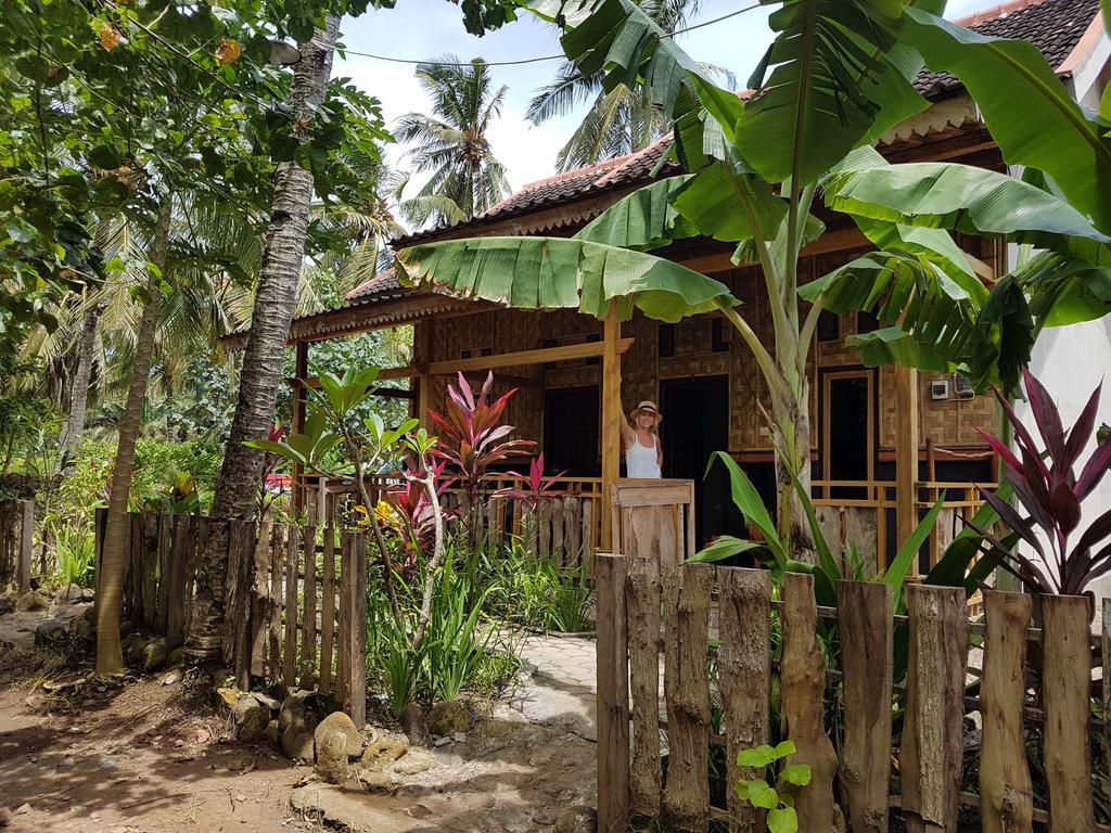 Red Island Bungalows Pasanggaran Eksteriør billede